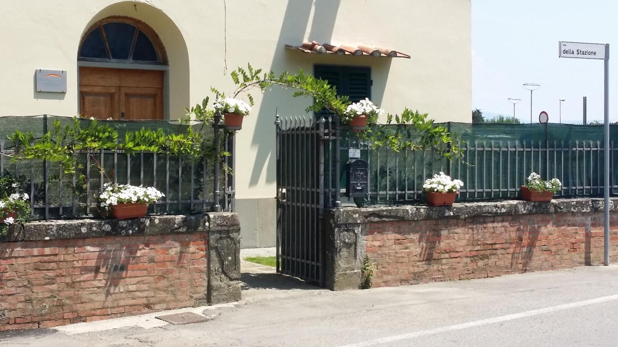 La Stazione Per Dormire Guest House San Piero a Sieve Ruang foto